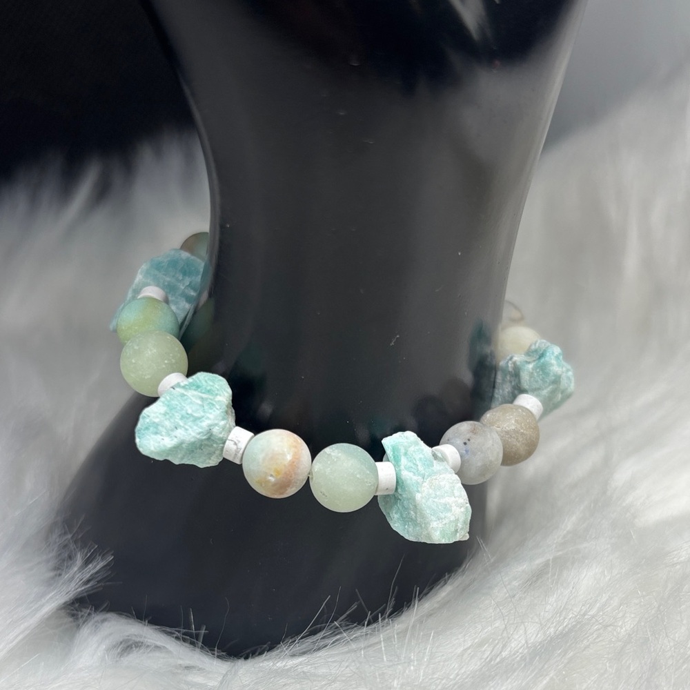 Amazonite and Howlite Stretch Bracelet